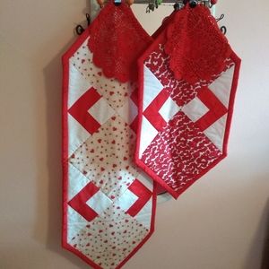 ❤️Valentine Table Linens